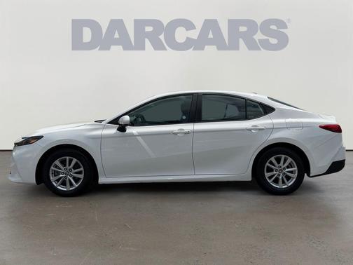 Ice 2025 Toyota Camry LE