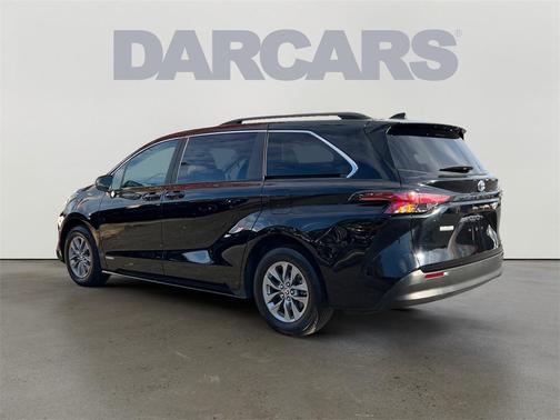2021 Toyota Sienna LE