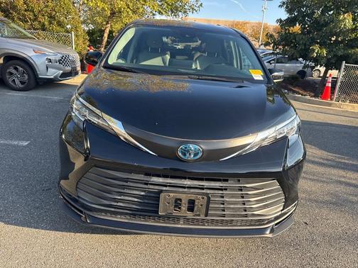 2021 Toyota Sienna LE