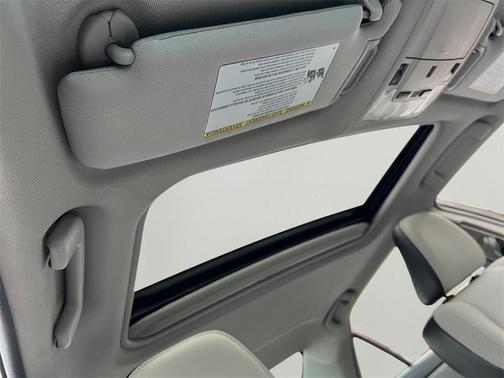 2016 Toyota Camry Hybrid SE