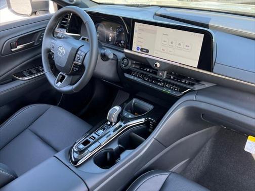 2025 Toyota Crown Platinum