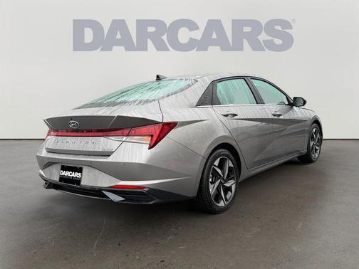 Fluid Metal 2023 Hyundai ELANTRA Limited