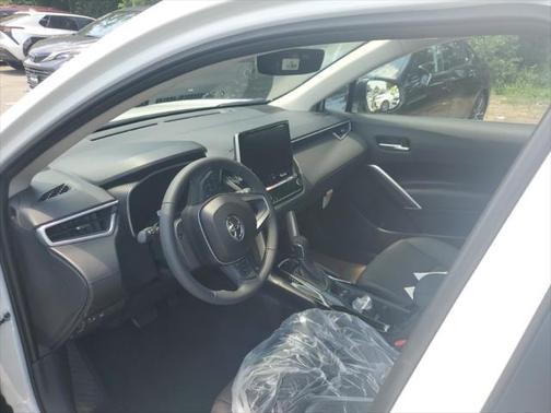 2025 Toyota Corolla Cross XLE