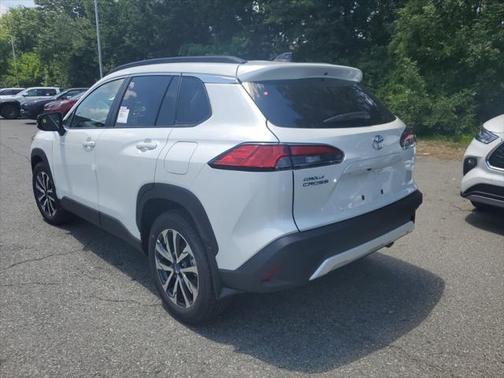 2025 Toyota Corolla Cross XLE