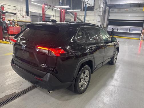 2023 Toyota RAV4 Hybrid XLE