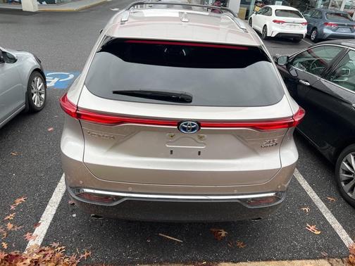 2022 Toyota Venza XLE