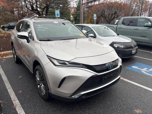 2022 Toyota Venza XLE