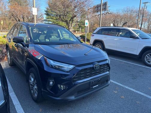 2025 Toyota RAV4 XLE Premium
