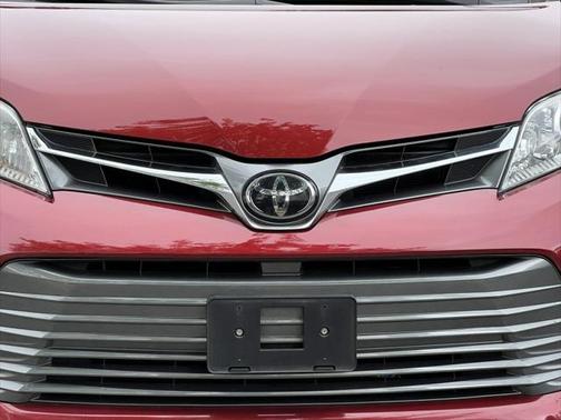 2018 Toyota Sienna XLE Premium