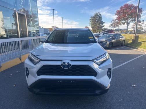 2024 Toyota RAV4 Hybrid XLE Premium