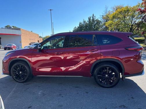 2024 Toyota Highlander XSE