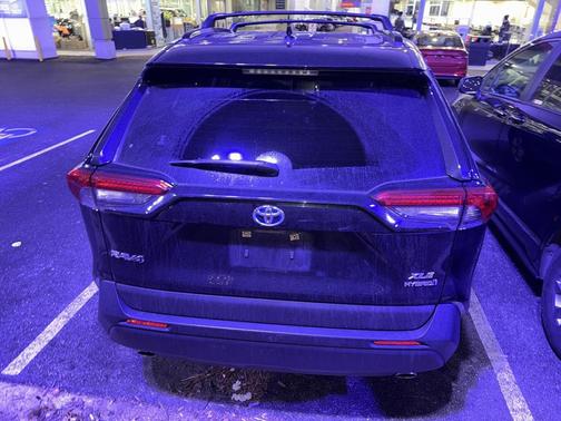 2020 Toyota RAV4 Hybrid XLE