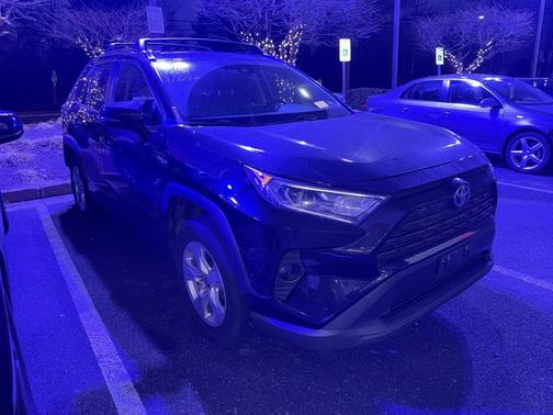 2020 Toyota RAV4 Hybrid XLE