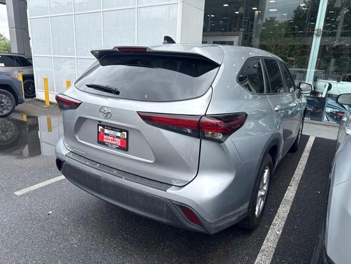 Celestial Silver Metallic 2025 Toyota Highlander LE