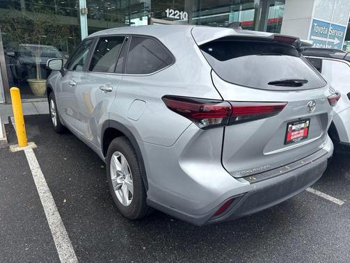 Celestial Silver Metallic 2025 Toyota Highlander LE