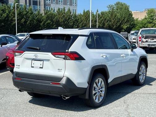 2025 Toyota RAV4 XLE Premium