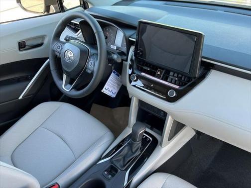 2025 Toyota Corolla Cross LE