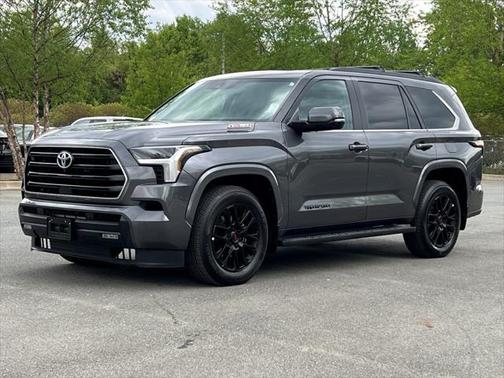 2024 Toyota Sequoia SR5