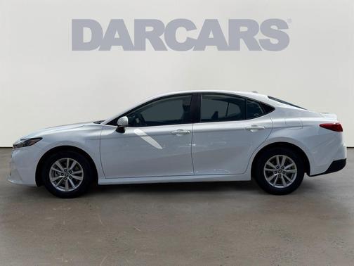 Ice 2025 Toyota Camry LE