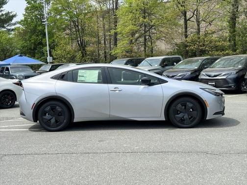 2025 Toyota Prius LE