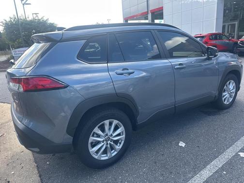 2025 Toyota Corolla Cross LE
