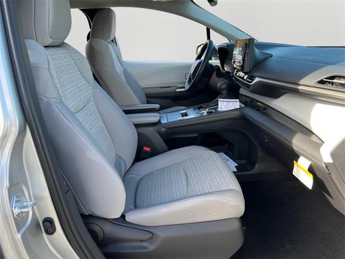 2025 Toyota Sienna LE