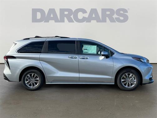 2025 Toyota Sienna LE