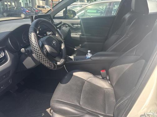 2019 Toyota C-HR LE