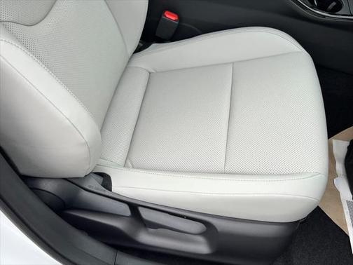 2025 Toyota Prius XLE