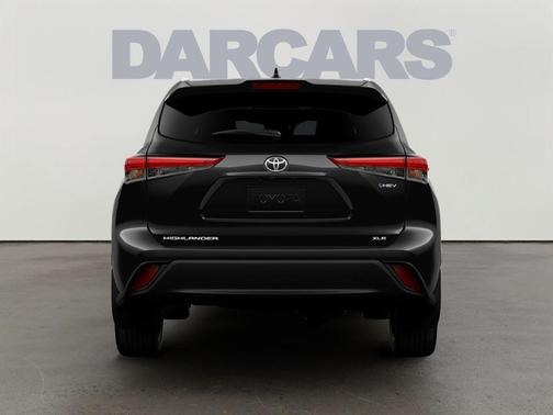 Midnight Black 2026 Toyota Highlander Hybrid XLE
