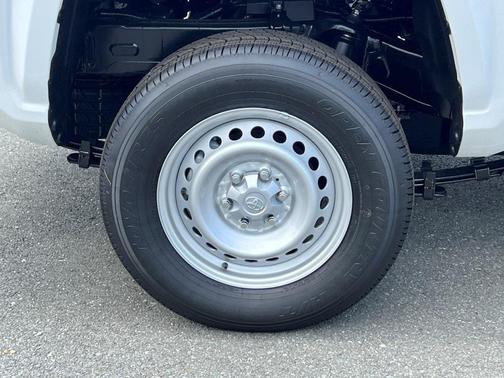 2025 Toyota Tacoma SR
