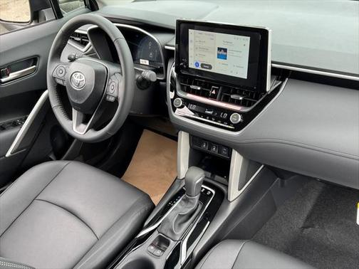 2025 Toyota Corolla Cross XLE
