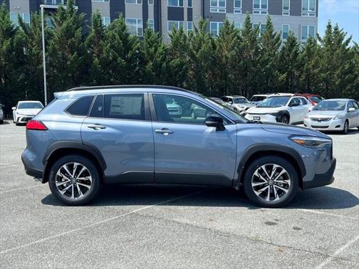2025 Toyota Corolla Cross XLE