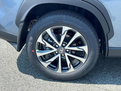 2025 Toyota Corolla Cross XLE