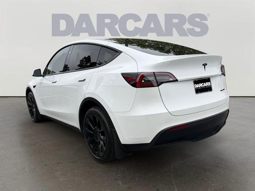Pearl White Multi-Coat 2023 Tesla Model Y Long Range Dual Motor All-Wheel Drive