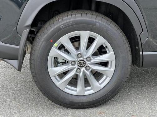 2025 Toyota Corolla Cross LE