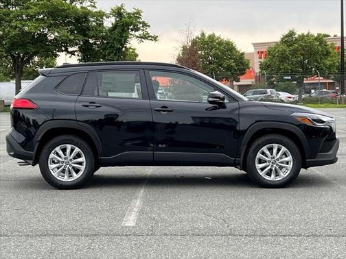 2025 Toyota Corolla Cross LE