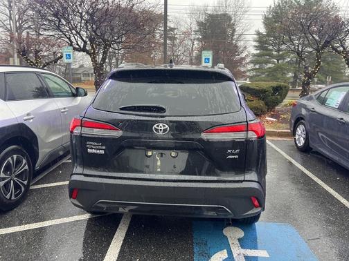 2025 Toyota Corolla Cross XLE
