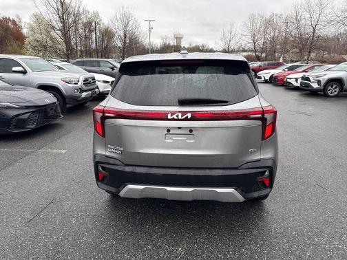 Steel Gray 2024 Kia Seltos LX