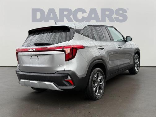 Steel Gray 2024 Kia Seltos LX