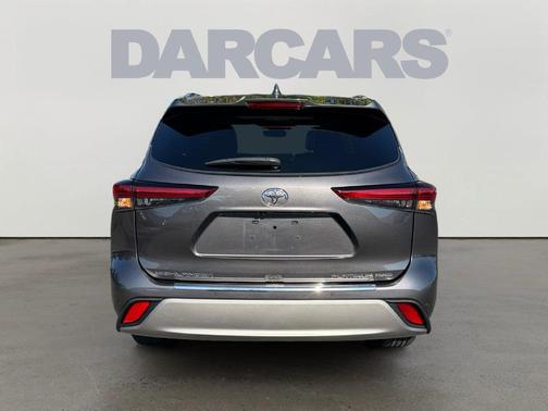 Magnetic Gray Metallic 2021 Toyota Highlander Platinum