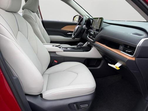 03t3 2026 Toyota Grand Highlander Platinum