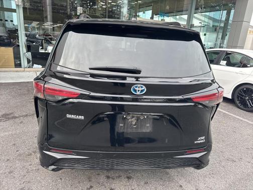 2022 Toyota Sienna XSE 7 Passenger