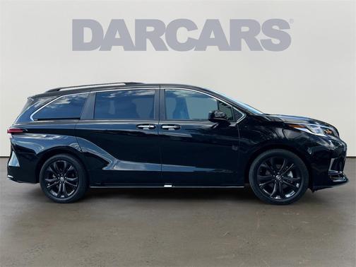2022 Toyota Sienna XSE 7 Passenger
