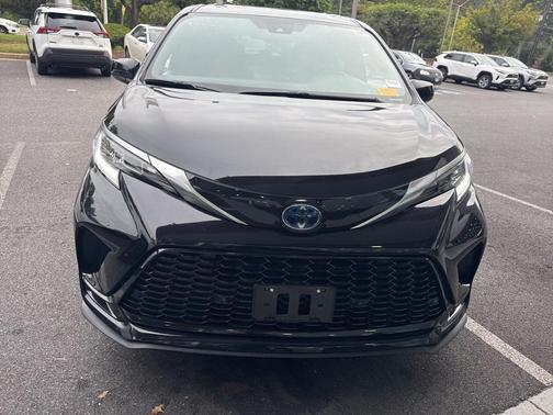 2022 Toyota Sienna XSE 7 Passenger