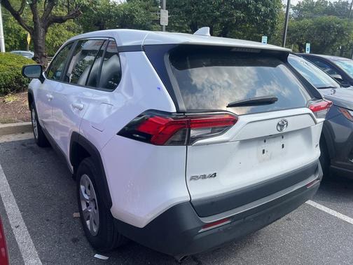 2024 Toyota RAV4 LE