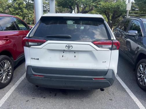 2024 Toyota RAV4 LE
