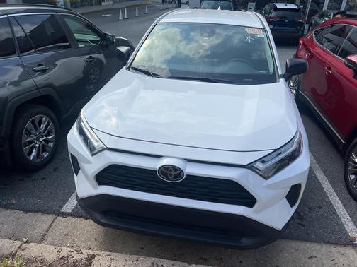 2024 Toyota RAV4 LE