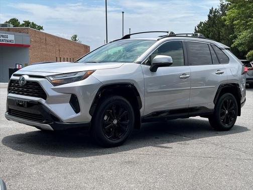 2022 Toyota RAV4 Hybrid SE