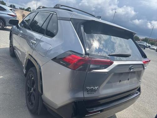 2022 Toyota RAV4 Hybrid SE